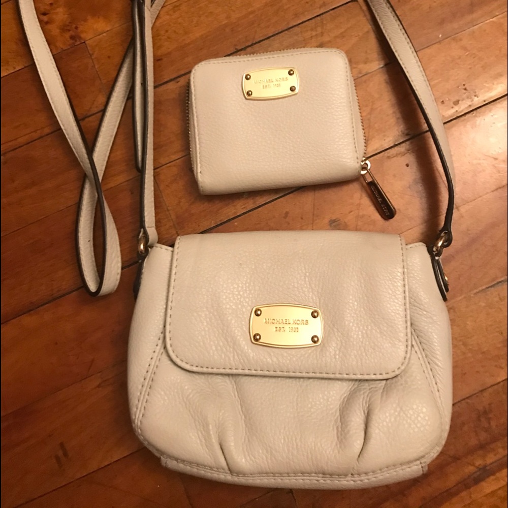 MICHAEL KORS Crossbody handbag with GOLD HARDWARE
